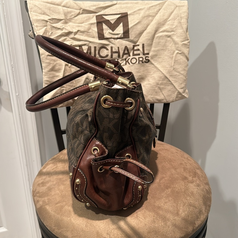 Authentic Michael Kors Handbag - image 4